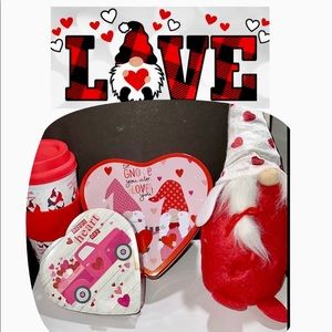 NWT H😍MEY the GNOMEY ❤️Day Gift